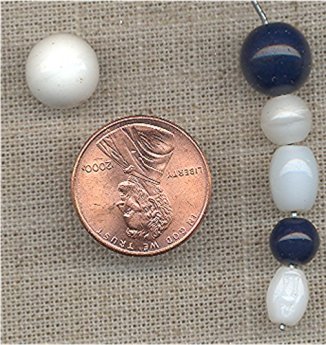 100 VINTAGE GLASS 10mm. WHITE & NAVY ASSORTED BEADS 100 VINTAGE GLASS 10mm. WHITE & NAVY ASSORTED BEADS