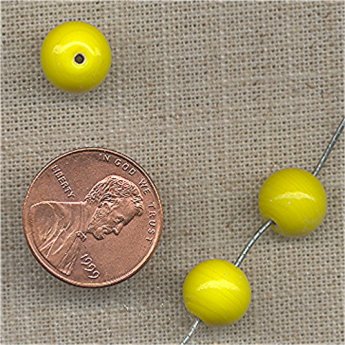 100 VINTAGE GLASS 8mm. to 9mm. YELLOW ROUND BEADS 100 VINTAGE GLASS 8mm. to 9mm. YELLOW ROUND BEADS